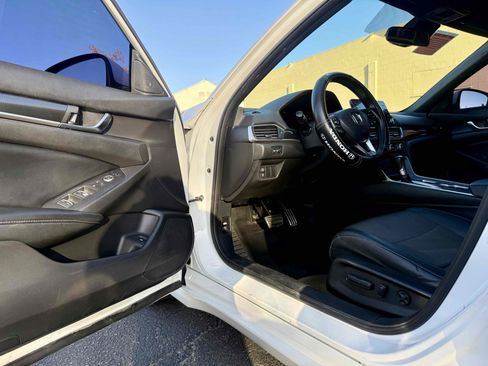 Used 2019 Honda Accord Sport image 17