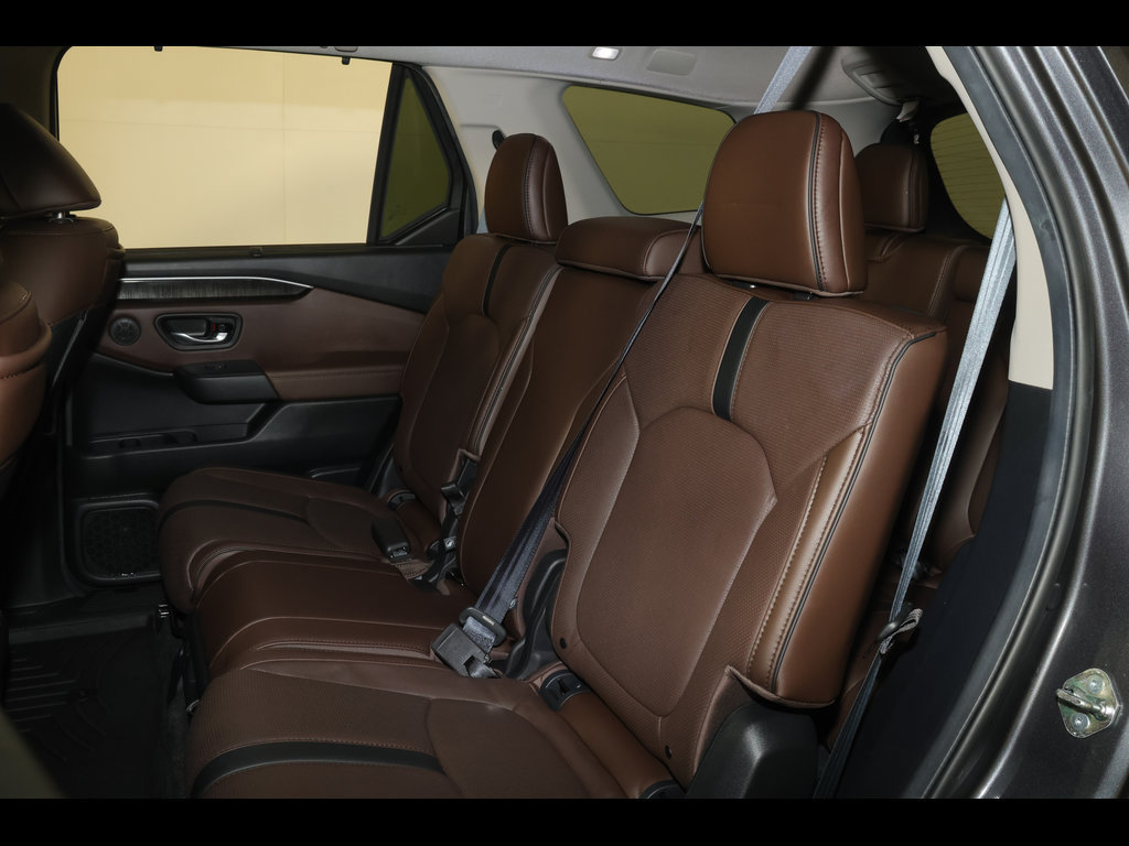Used 2025 Honda Pilot Elite image 33