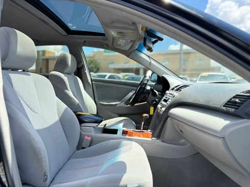 Used 2011 Toyota Camry XLE FWD image 21