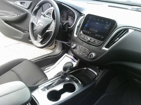 Used 2023 Chevrolet Malibu LT FWD image 24