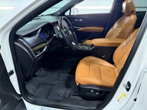 Used 2019 Cadillac XT4 Premium Luxury AWD/4WD image 7