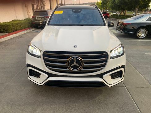 Used 2025 Mercedes-Benz GLS 580 4MATIC image 2
