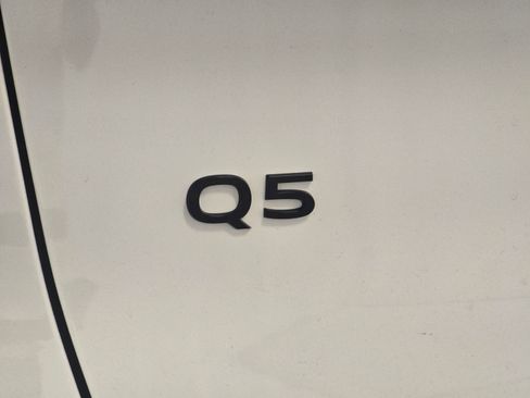 Used 2025 Audi Q5 Premium Plus w/ Premium Plus image 19