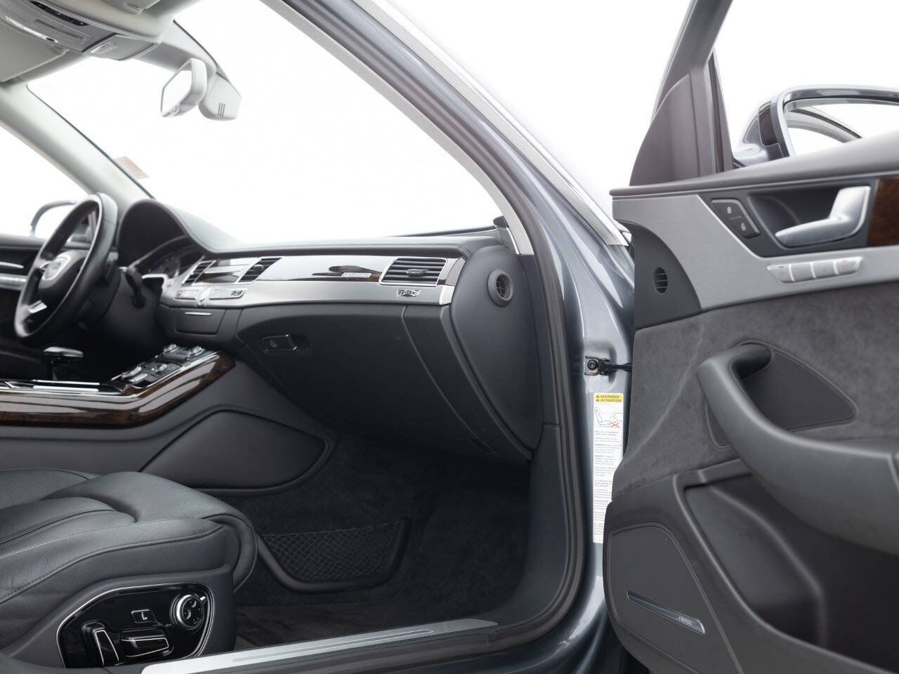 Used 2014 Audi A8 3.0T AWD/4WD image 28