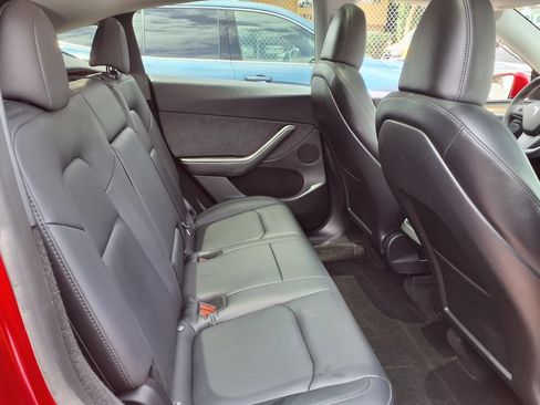 Used 2024 Tesla Model Y Long Range AWD/4WD image 8