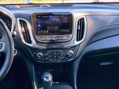 Used 2020 Chevrolet Equinox Premier image 6