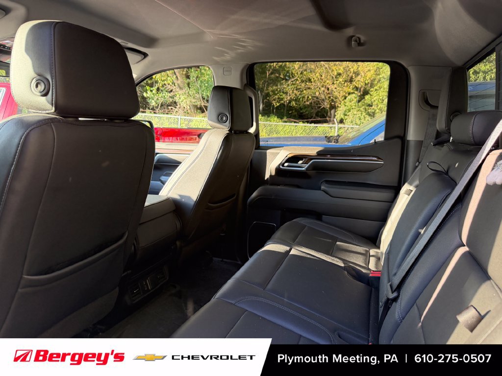 Certified 2022 Chevrolet Silverado 1500 LT w/ Z71 Off-Road Package AWD/4WD image 5