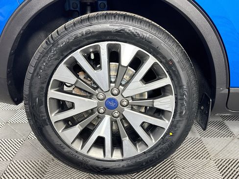 Used 2020 Ford Escape Titanium image 32