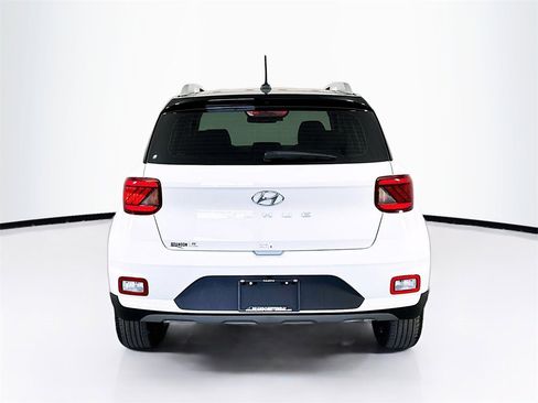 New 2025 Hyundai Venue Limited image 5
