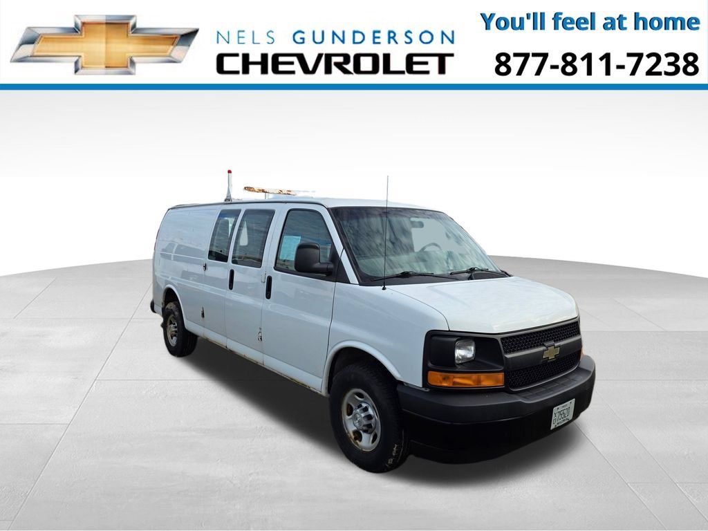 Used 2017 Chevrolet Express 3500 Extended RWD image 1