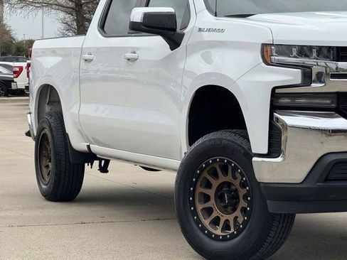 Used 2021 Chevrolet Silverado 1500 LT image 3