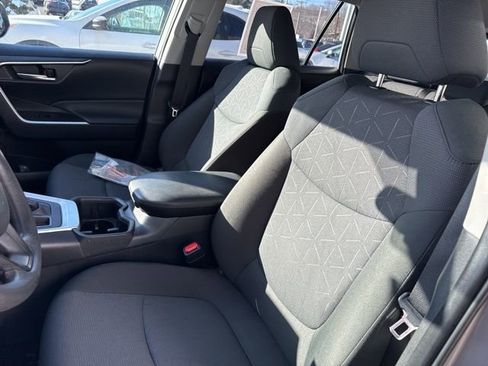 Used 2025 Toyota RAV4 XLE image 24