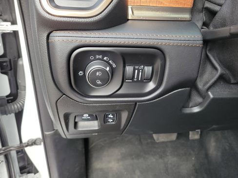 Used 2022 RAM 1500 Limited image 19