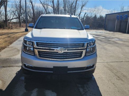 Used 2016 Chevrolet Suburban LTZ image 2