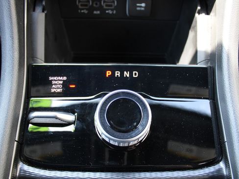 Used 2024 Jeep Grand Cherokee Limited image 23