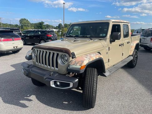 Used 2020 Jeep Gladiator Overland AWD/4WD image 24