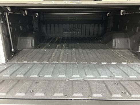 Used 2024 Chevrolet Silverado 1500 High Country w/ High Country Premium Package AWD/4WD image 5