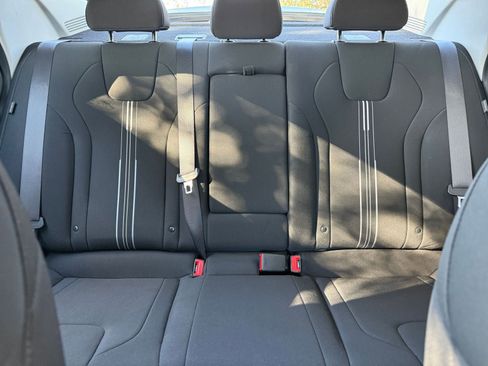 Used 2025 Hyundai Elantra SEL image 40