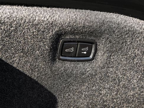 Used 2021 Porsche Taycan image 50