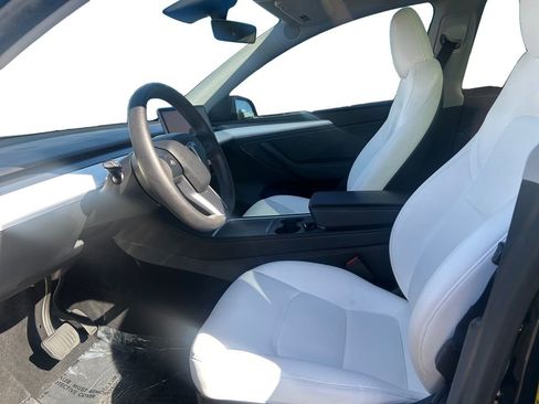 Used 2023 Tesla Model Y Long Range image 10