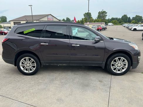 Used 2015 Chevrolet Traverse LT w/ Style and Technology Package FWD image 4