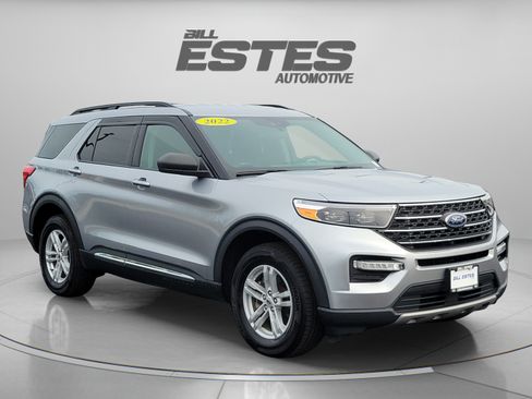 Used 2022 Ford Explorer XLT w/ Equipment Group 202A AWD/4WD image 5