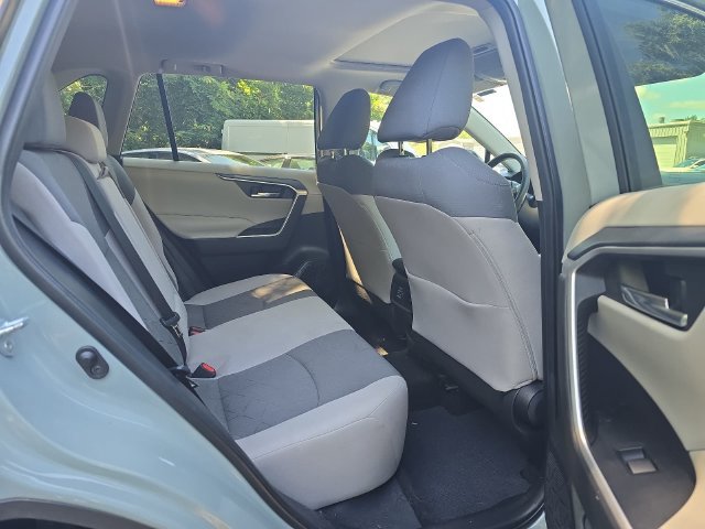 Used 2020 Toyota RAV4 XLE w/ Convenience Package FWD image 27