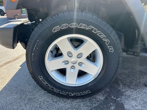 Used 2016 Jeep Wrangler Unlimited Sport w/ Quick Order Package 24S AWD/4WD image 17