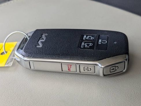 Certified 2024 Kia Carnival LX FWD image 40