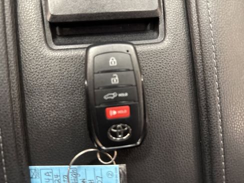 Certified 2024 Toyota Grand Highlander XLE image 39