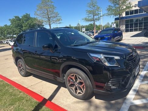 Used 2022 Subaru Forester Premium image 1