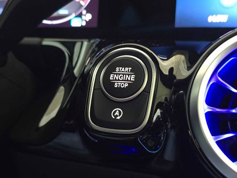 Certified 2025 Mercedes-Benz GLA 250 4MATIC image 34