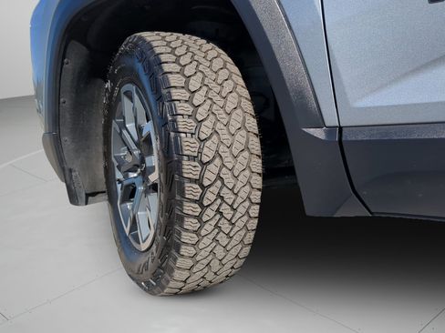 Used 2025 Chevrolet Equinox ACTIV w/ Convenience Package III image 63