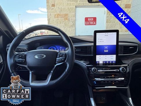 Used 2023 Ford Explorer Platinum w/ Technology Package image 8