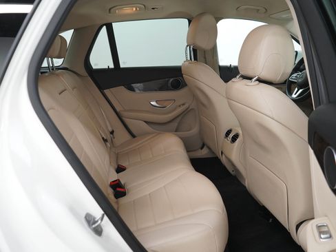 Used 2020 Mercedes-Benz GLC 300 4MATIC image 12
