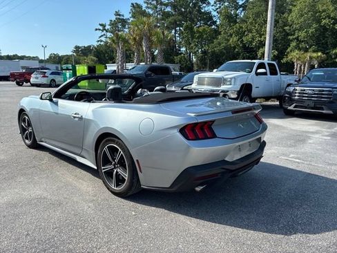 Used 2024 Ford Mustang Premium RWD image 5