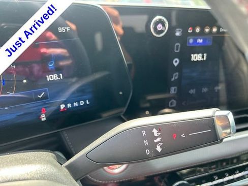 Used 2025 Chevrolet Equinox LT w/ Convenience Package II FWD image 26