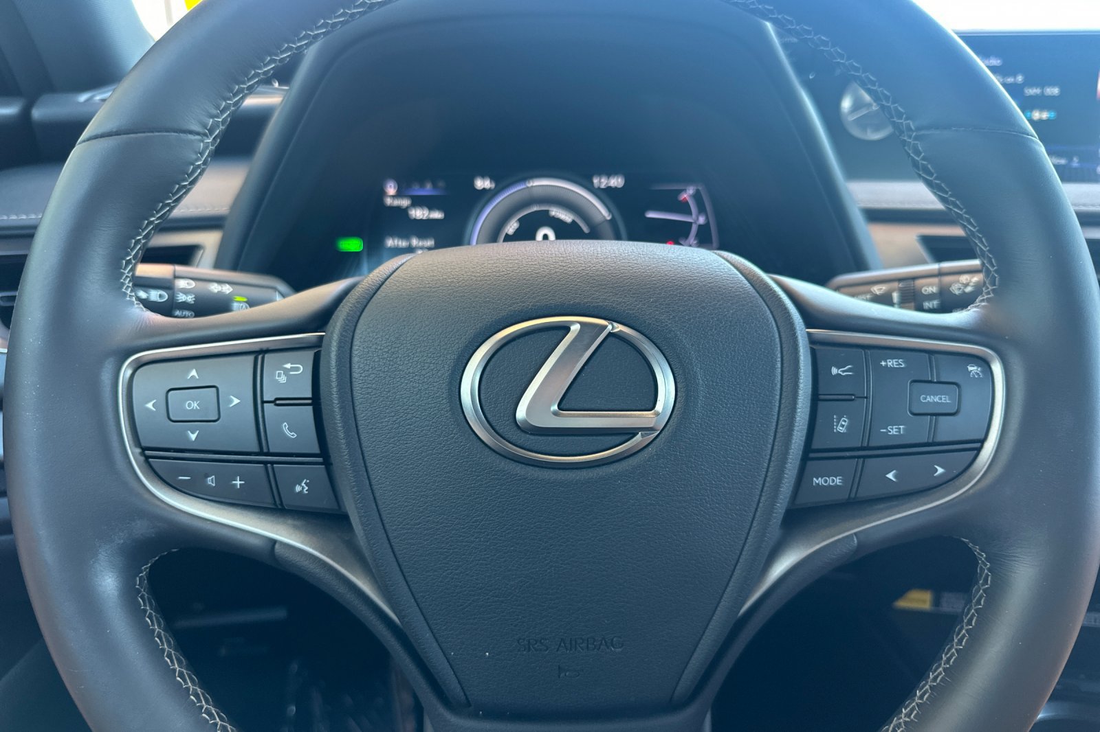 Used 2020 Lexus UX 250h w/ Accessory Package 2 AWD/4WD image 26