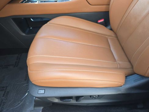 Certified 2025 INFINITI QX60 Sensory image 17