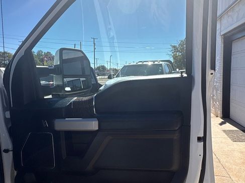 Used 2018 Ford F250 Lariat w/ Lariat Value Package image 13