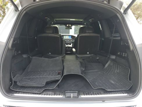 Used 2021 Mercedes-Benz GLS 450 4MATIC image 10