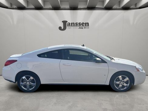 Used 2008 Pontiac G6 GT w/ Premium Package FWD image 5