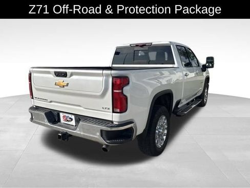Used 2024 Chevrolet Silverado 2500 LTZ w/ LTZ Premium Package AWD/4WD image 8