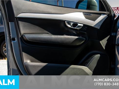 Used 2022 Volvo XC90 T5 Momentum w/ Protection Package Premier image 18