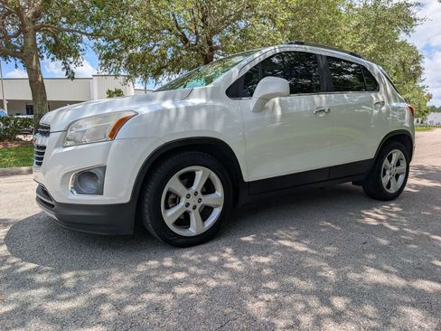 Used 2016 Chevrolet Trax LTZ FWD image 3