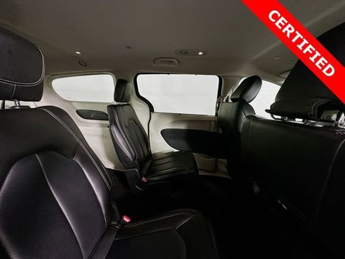 Used 2024 Chrysler Pacifica Touring-L image 26