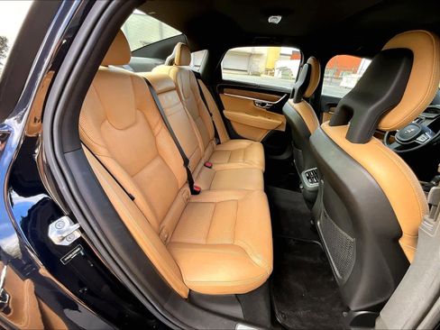 Used 2017 Volvo S90 T6 Inscription w/ Vision Package image 30
