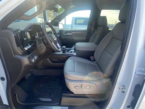 New 2026 GMC Sierra 1500 SLT image 10