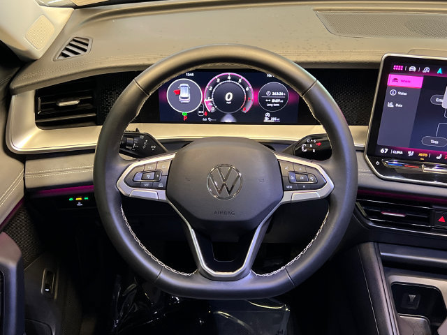 Certified 2025 Volkswagen Tiguan SE FWD image 20