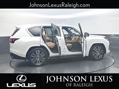 New 2026 Lexus LX 700h Luxury image 24
